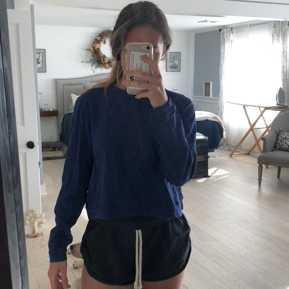 Lululemon navy long sleeve tee